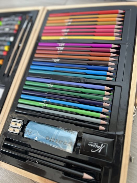 Комплект за рисуване и оцветяване в дървен куфар 79 части