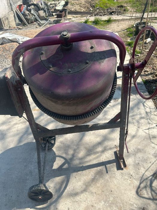 Продам бетономешалку