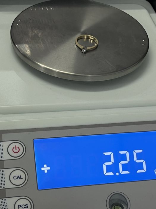 Кольцо с бриллиантом 2,25гр
