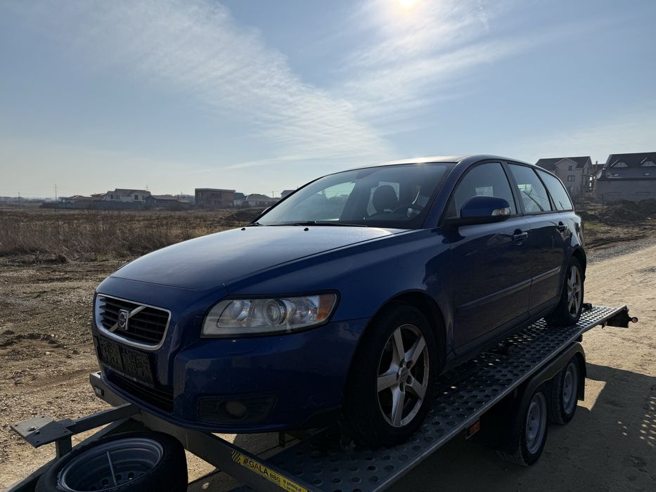 Dezmembrez Volvo V50 Facelift - 1.6 Diesel  si 2.0 Diesel