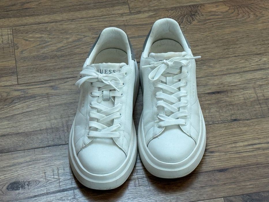 Бели кецове Guess Alba 42 номер
