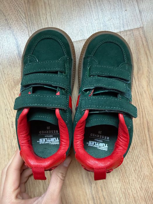 Чисто нови кецове, 28 номер