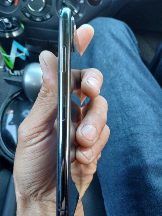 IPhone telefon sotiladi