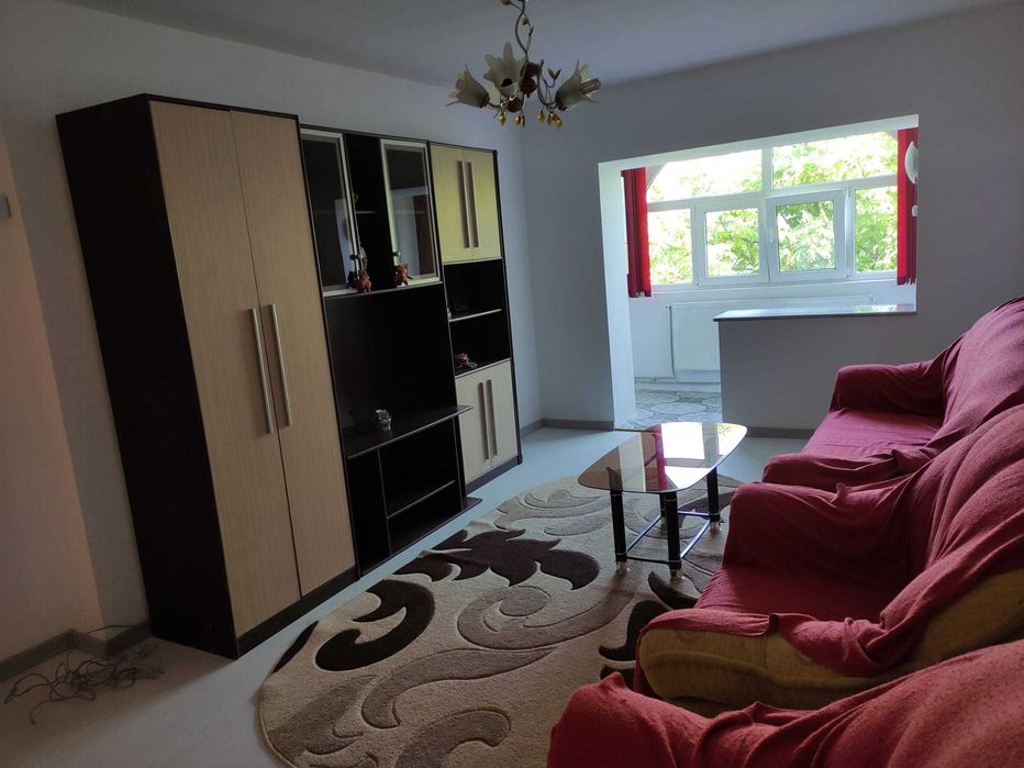 Inchiriez Apartament Zona Intim