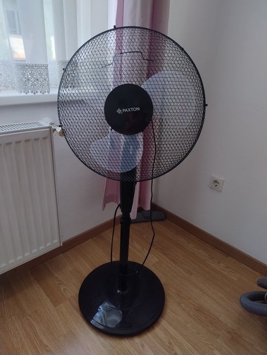 Vind ventilator Paxton  cu picior.