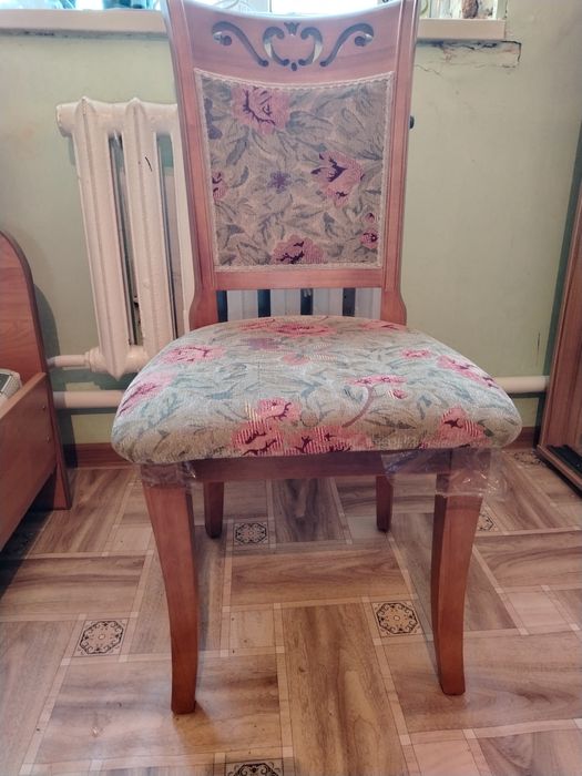 Продам стулья 10 штук.