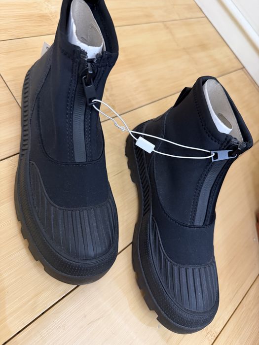 Водонепроницаемые ботинки