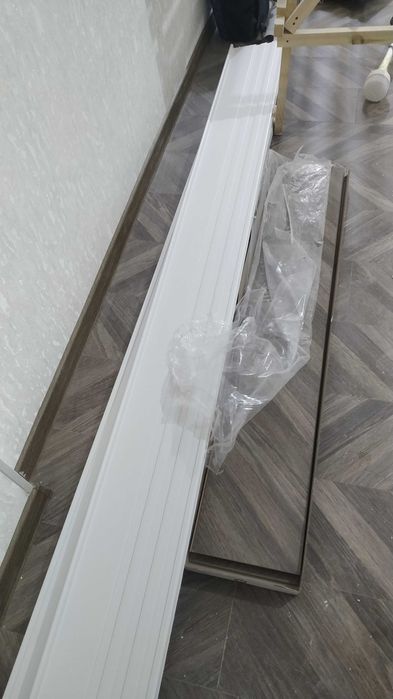 подоконник новый белый 7,5 метра