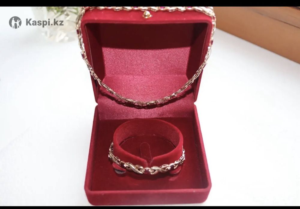 Комплект колье и браслет с рубином