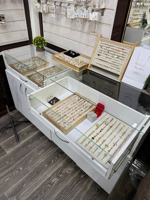 Витрина, островок, мебель