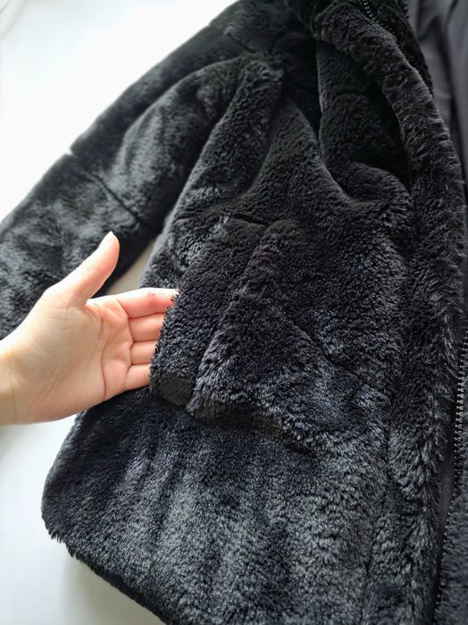 Пухено палтенце Zara, черно