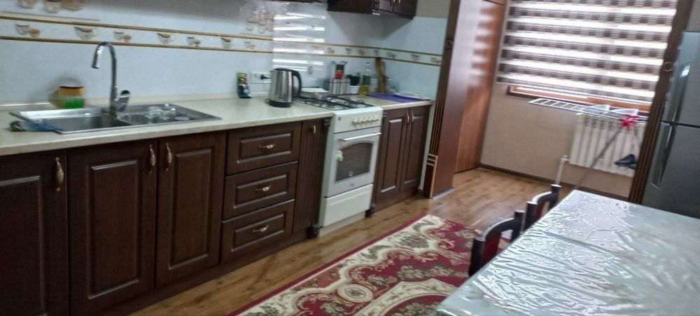 Сдаётся просторная 2-комнатная квартира возле метро Сергели.