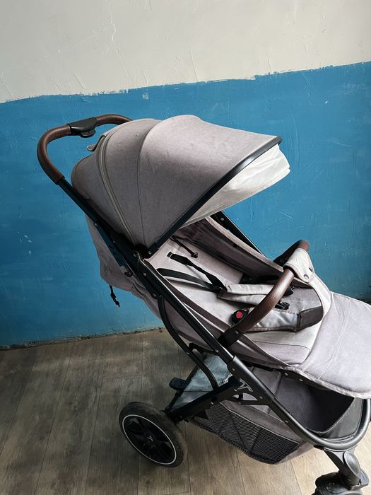 Коляска 10000тг