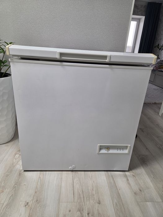 Продам Морозильник