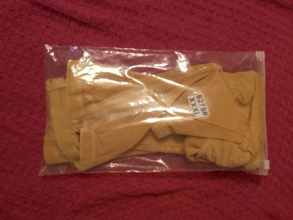 Карсет размера М.