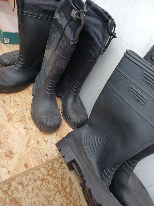 Продам спец обувь