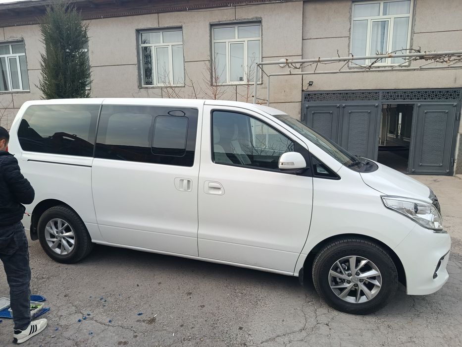 Dongfeng m5 plus miniven