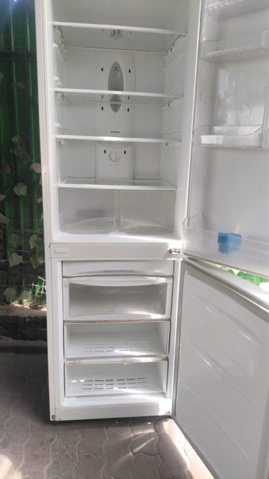 Продам холодильник