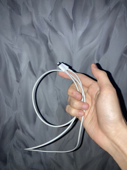 Продам оригинал комплект зарядку