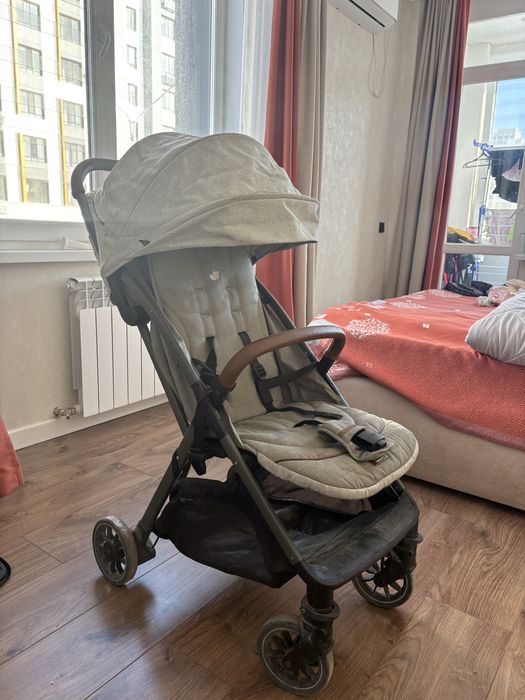 Продам коляску Joe