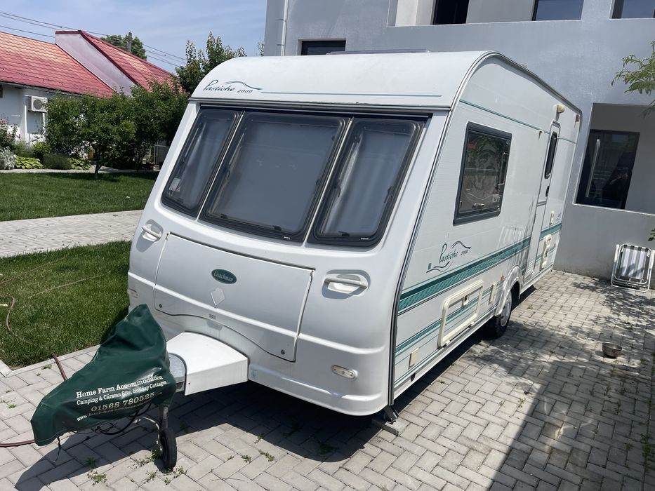 Rulotă Coachman Pastiche 460/2 (An 1999) – 3 Locuri, Foarte Întreținută, Baie Mare cu Duș Separat