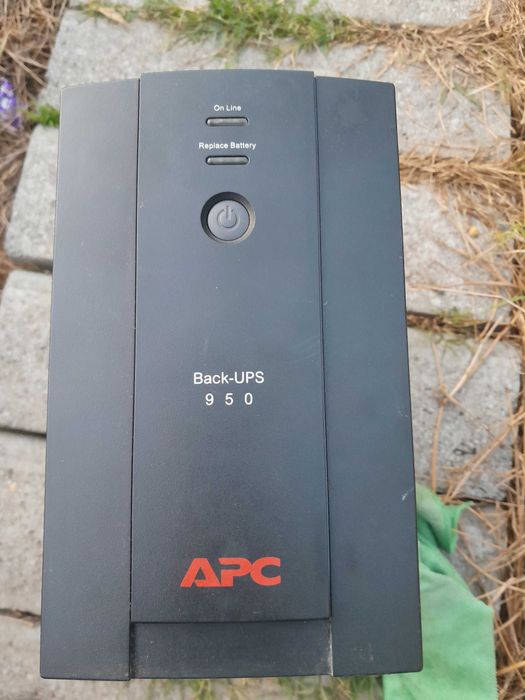 UPS-APC 950 VA, 480W sursa protectie
