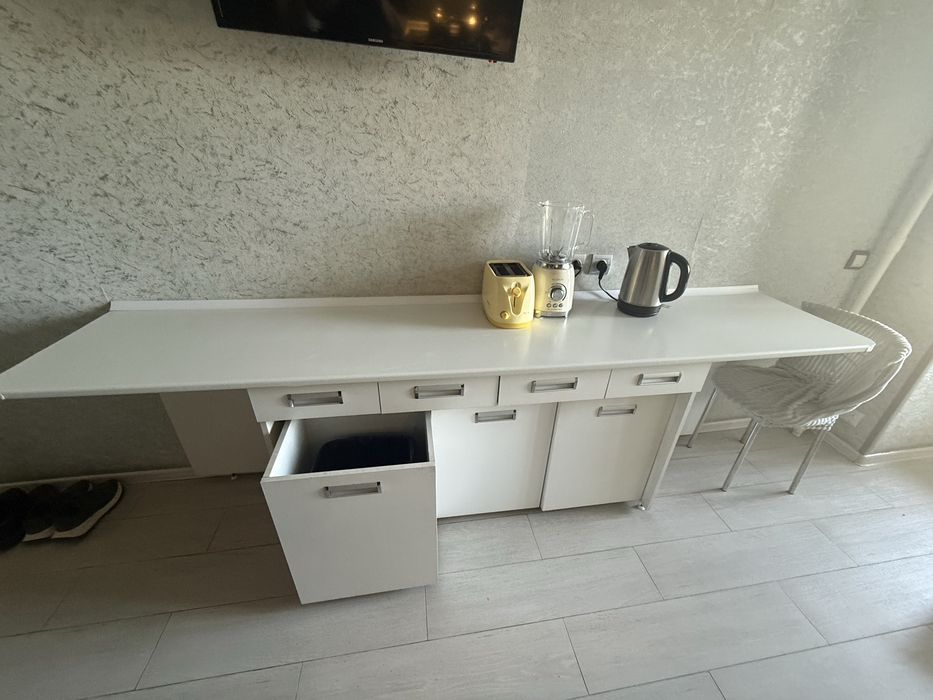 Продам столешницу со шкафом