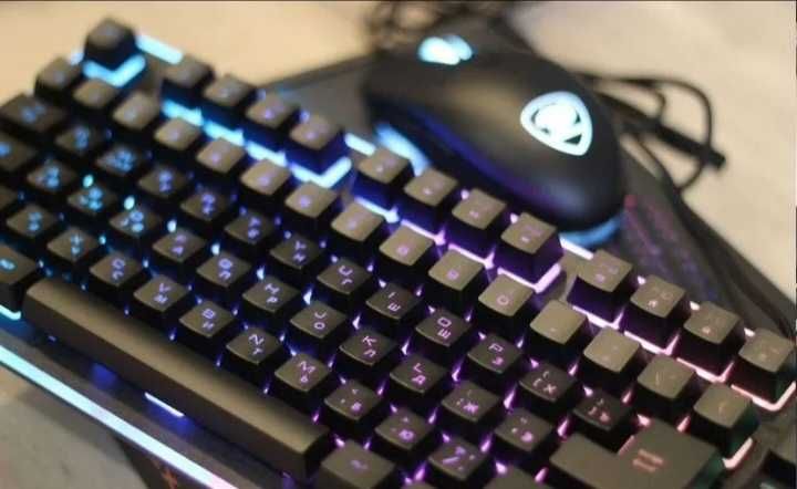 Cougar Deathfire EX + гарнитура Razer Kraken PRO V2