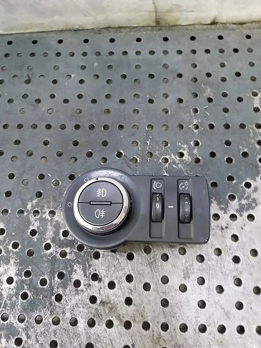 Bloc lumini opel astra j 13268702