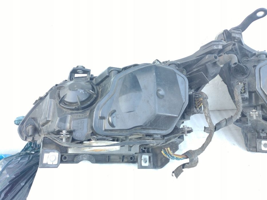 Bmw E60 E61 seria 5 facelift far stanga dreapta faruri xenon bixenon