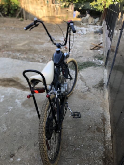 Vand bicicleta cu motor