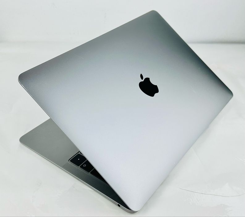 Apple MacBook Air 2019 13" i5 8RAM 128GB Space Gray ! Гаранция!