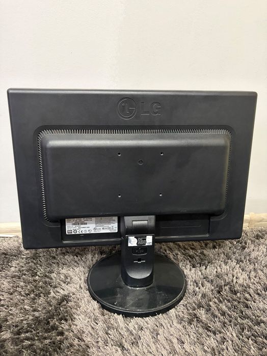 Монитор за компютър LG
