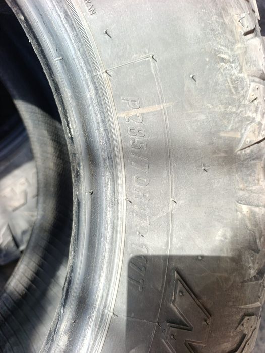 Maxxis Razr A/T 285/70/17