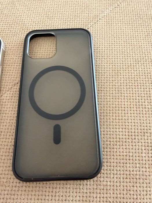 Продавам iphone 12