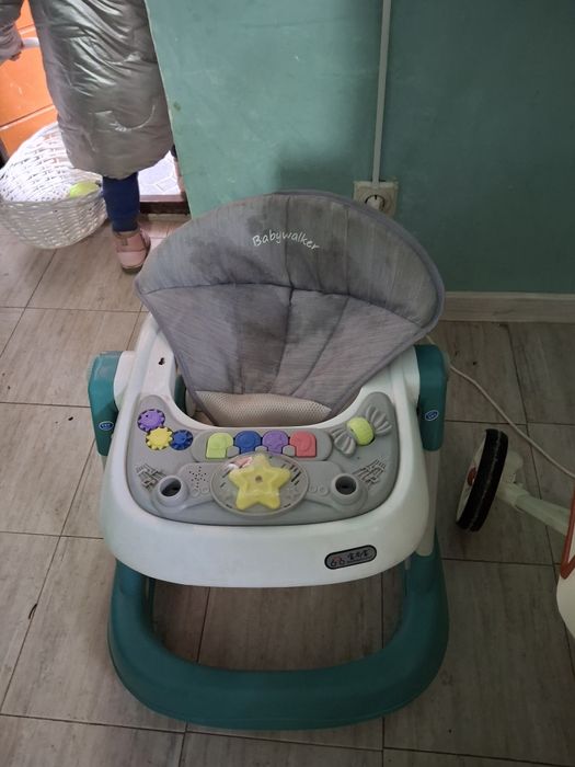 Продам коляску ходунок