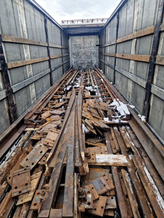 Рельсы шпалы стрелки