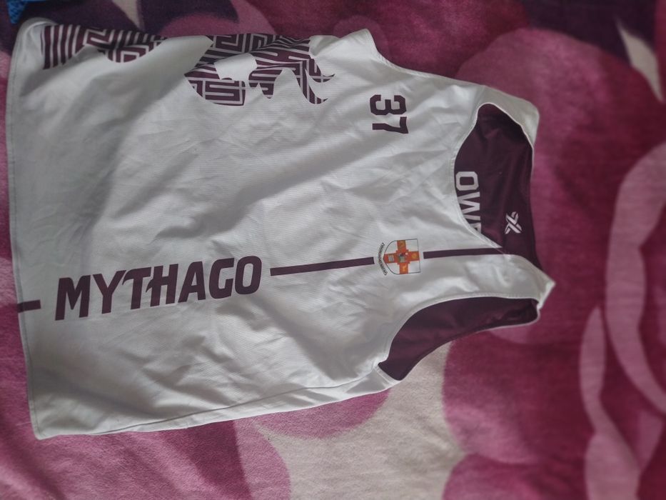 Vănd tricouri originale de fotbal disponibile toate  mărimile preț neg