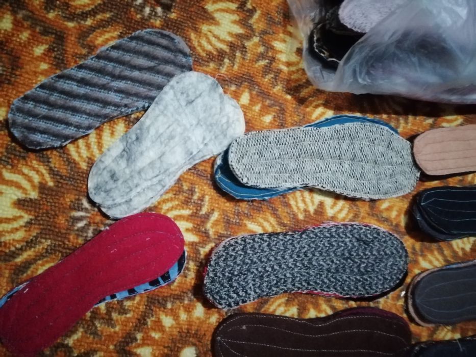 Продаются стельки разных размеров.