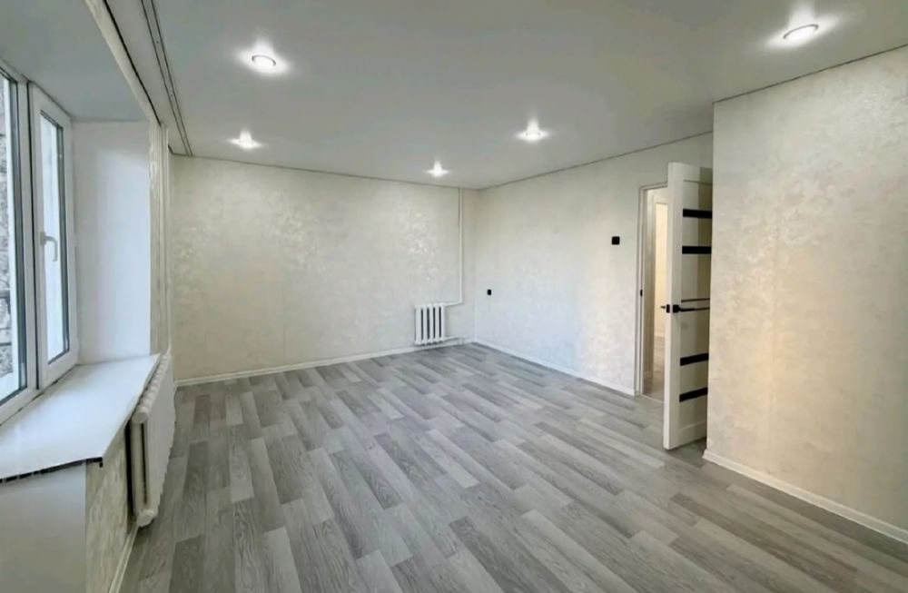 продам 1-ком. 34кв. универсам 3-этаж