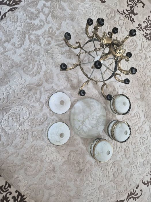 Продам большую люстру 20 000