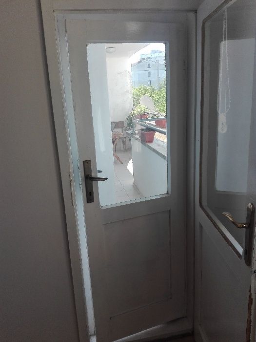 Прозорци и врата, дървена дограма