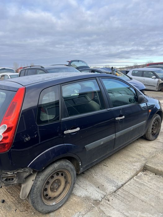 Vand motor 1.4 TDCI cutie viteza faruri capota bara fata Ford fiesta