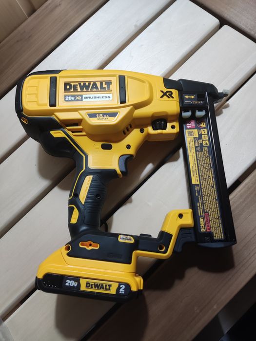 DeWalt DCN681  гвоздопистолет , степлер