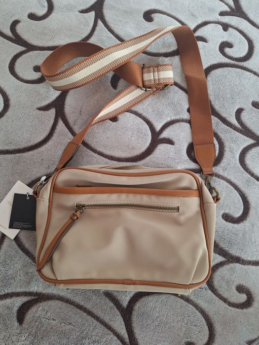 Дамска чанта през рамо нова за 30лв