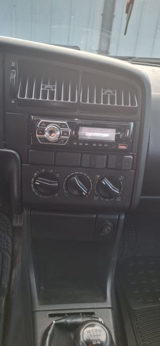 Продавам VW Passat b3 пасат б3 1.8 90кс.