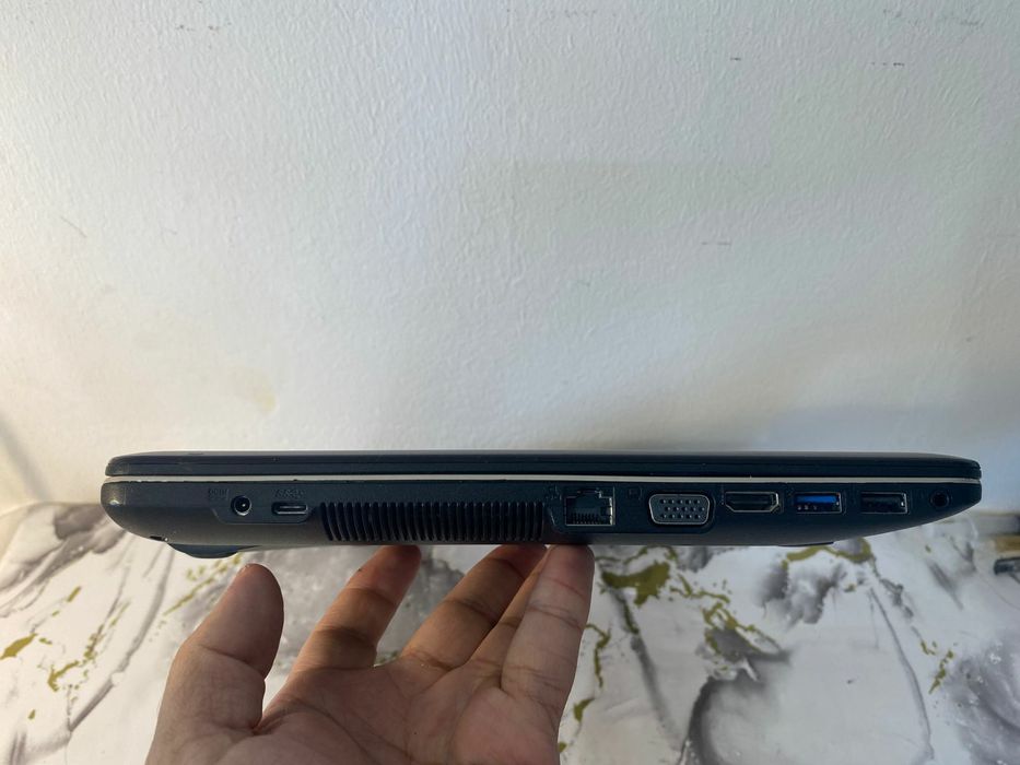 ASUS Vivo book офисник