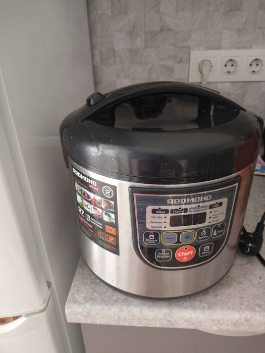 Продаю мультиварку Redmond