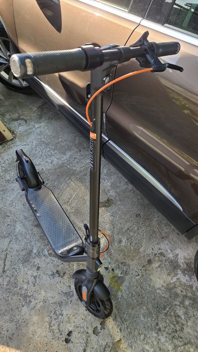 Продам срочно ! Электро самокат Ninebot f 2 .