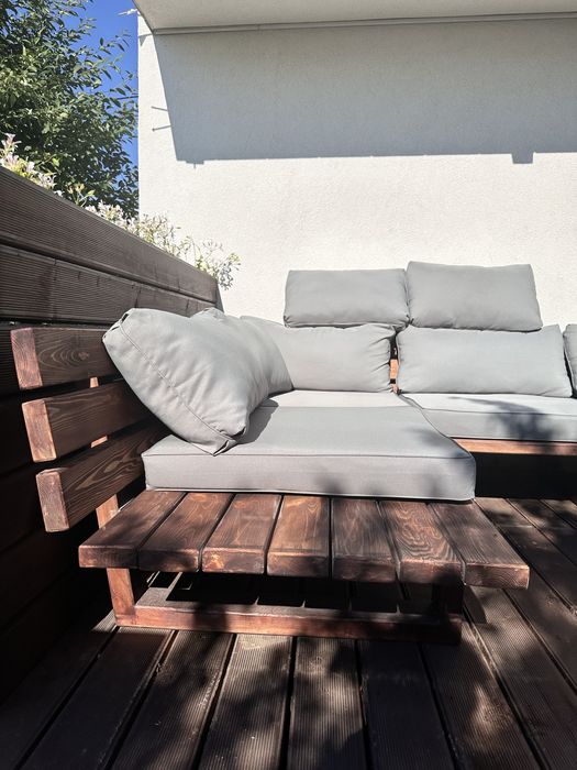 Градински диван